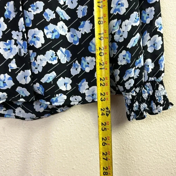 J. Crew Floral Print Long Sleeve V-Neck Button Down Blouse Blue White Size 10 - Picture 6 of 8